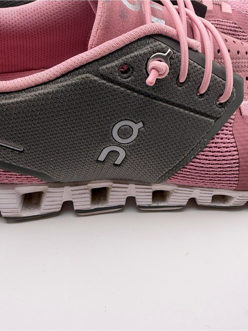 On Running Women's Dusty Rose and Charcoal Cloud Running Shoes - Picture 8 of 12